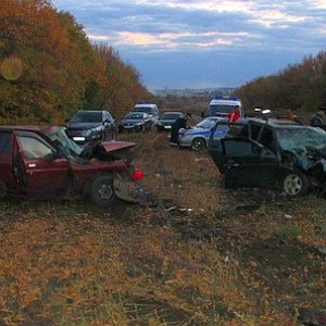 В воскресенье, 5 октября, на проселочной дороге в Миллеровском районе Ростовской области произошло ДТП, жертвами которого стали четыре человека