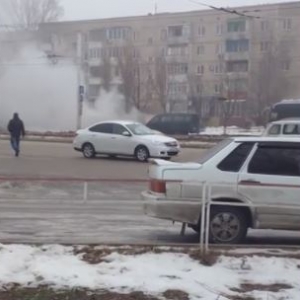 Сегодня, 11 декабря на проспекте Строителей в Волгодонске Ростовской области вспыхнул автомобиль «ГАЗель».