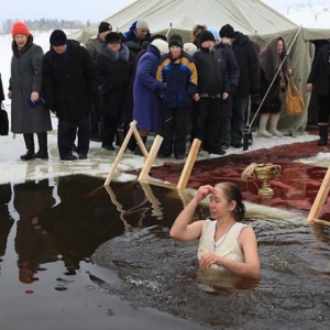 Сегодня весь православный мир отмечает один из самых больших праздников – Крещение Господне.