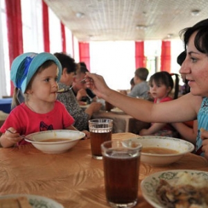 На юго-востоке соседнего государства вновь неспокойно, и поток беженцев снова увеличился