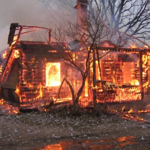 Минувшей ночью в хуторе Головатовка Азовского района произошел пожар, в результате которого погибли два человека, сообщили в пресс-службе ГУ МЧС РФ по Ростовской области.